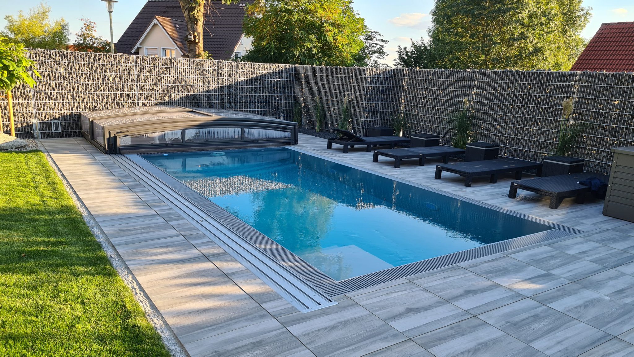 Aquavaria Pools Überlaufbecken